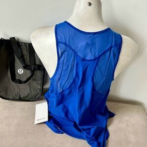 New Lululemon tank include a bag